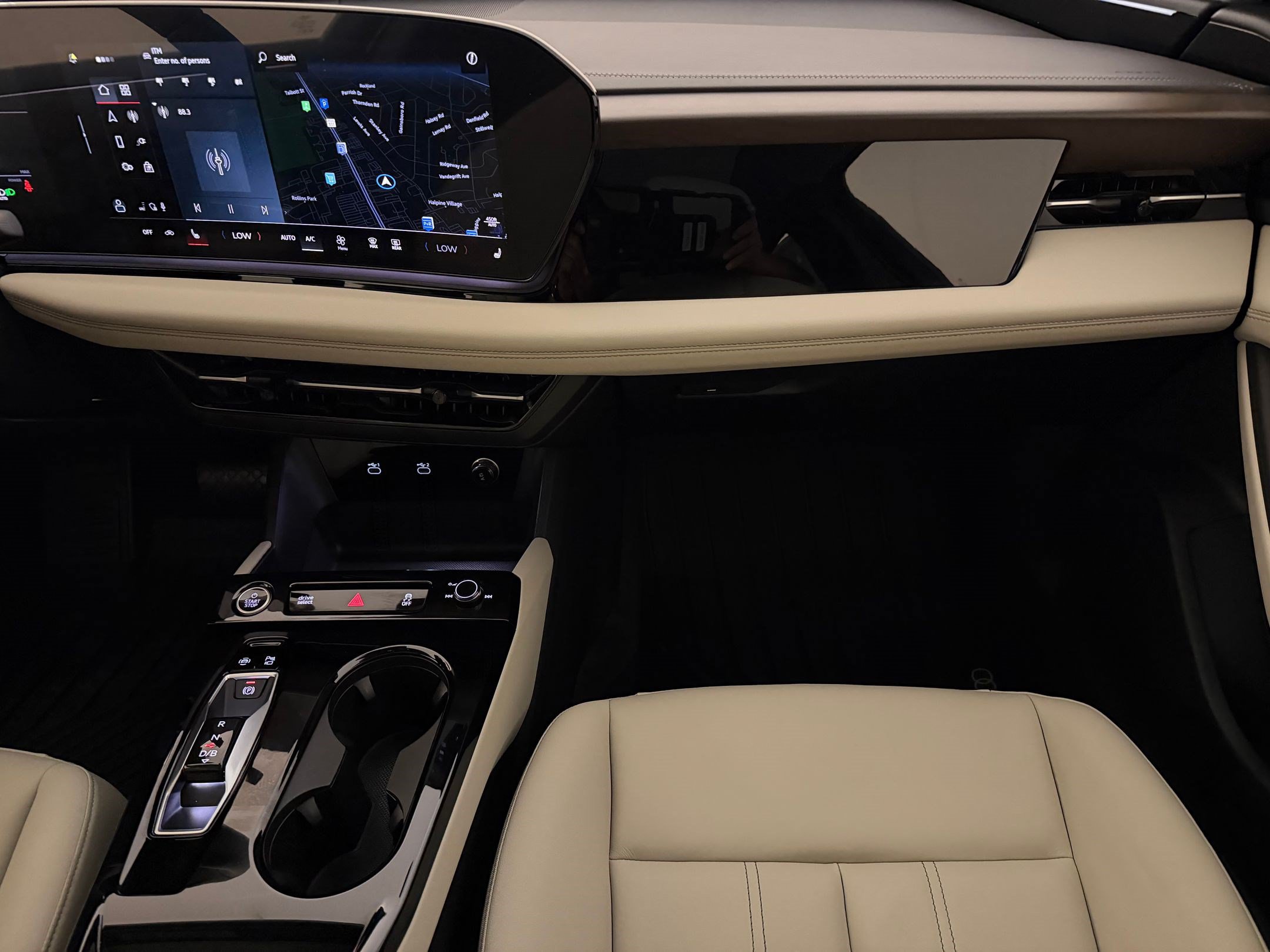 Certified 2025 Audi A6 e-tron Premium w/ Ultra Package AWD/4WD image 20