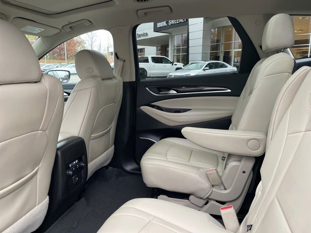 Used 2020 Buick Enclave Essence image 14