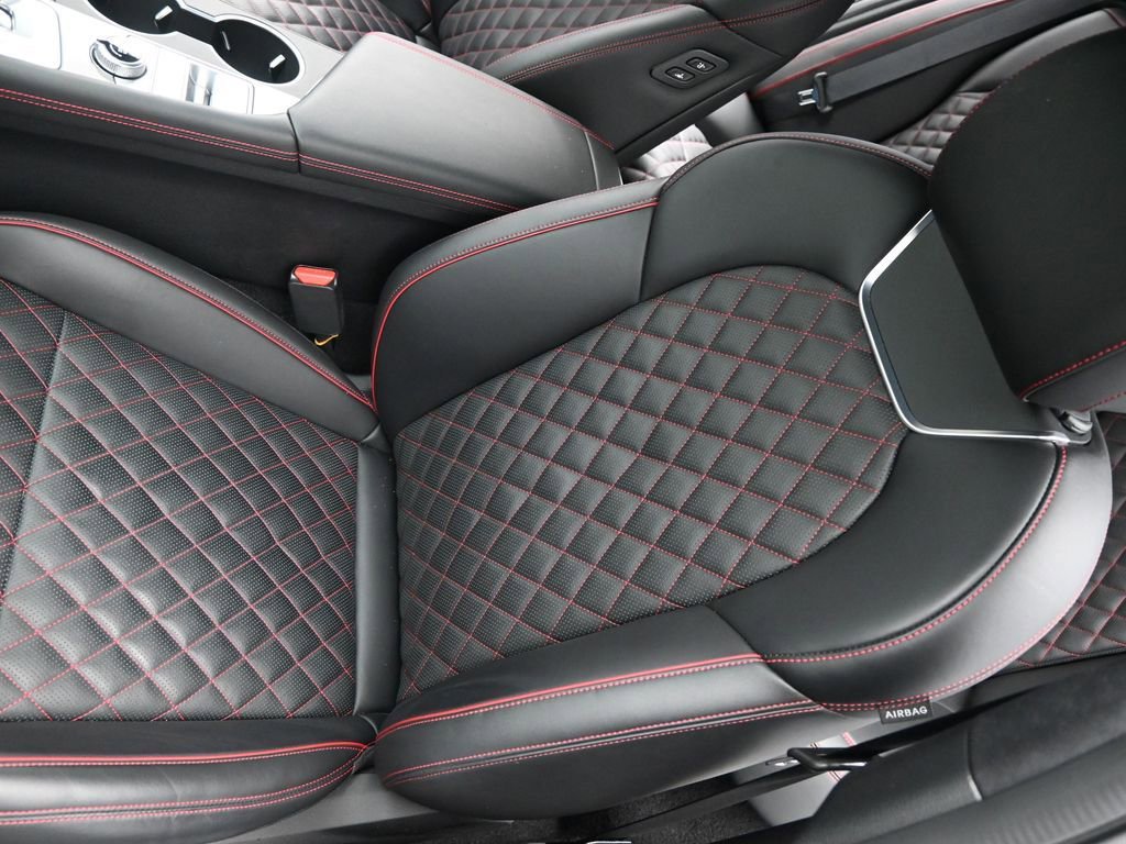 Used 2025 Genesis G70 3.3T Advanced w/ Sport Prestige Package image 9