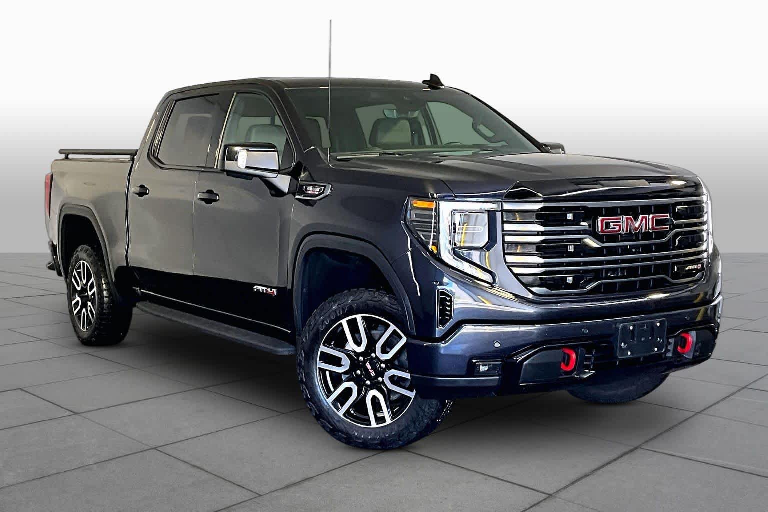 Used 2025 GMC Sierra 1500 AT4 w/ AT4 Premium Package AWD/4WD image 3