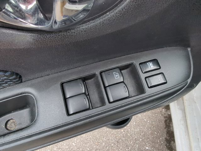 Used 2019 Nissan Versa Note SV FWD image 12