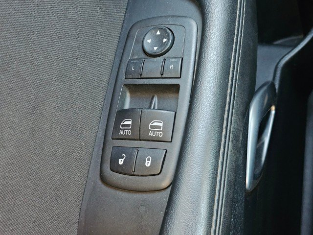 Used 2022 Dodge Challenger SXT RWD image 31