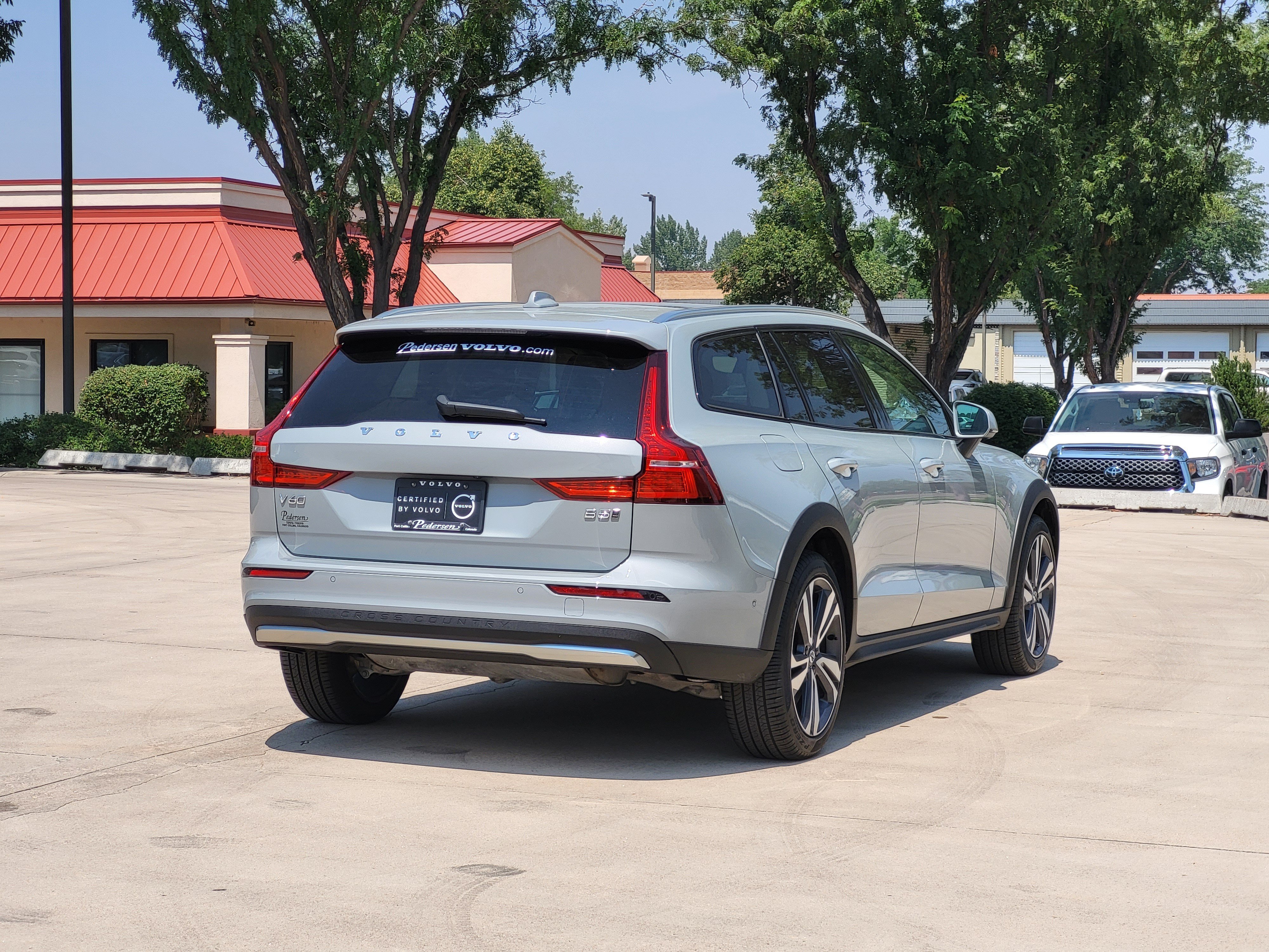 Certified 2026 Volvo V60 B5 Cross Country Plus AWD/4WD image 3