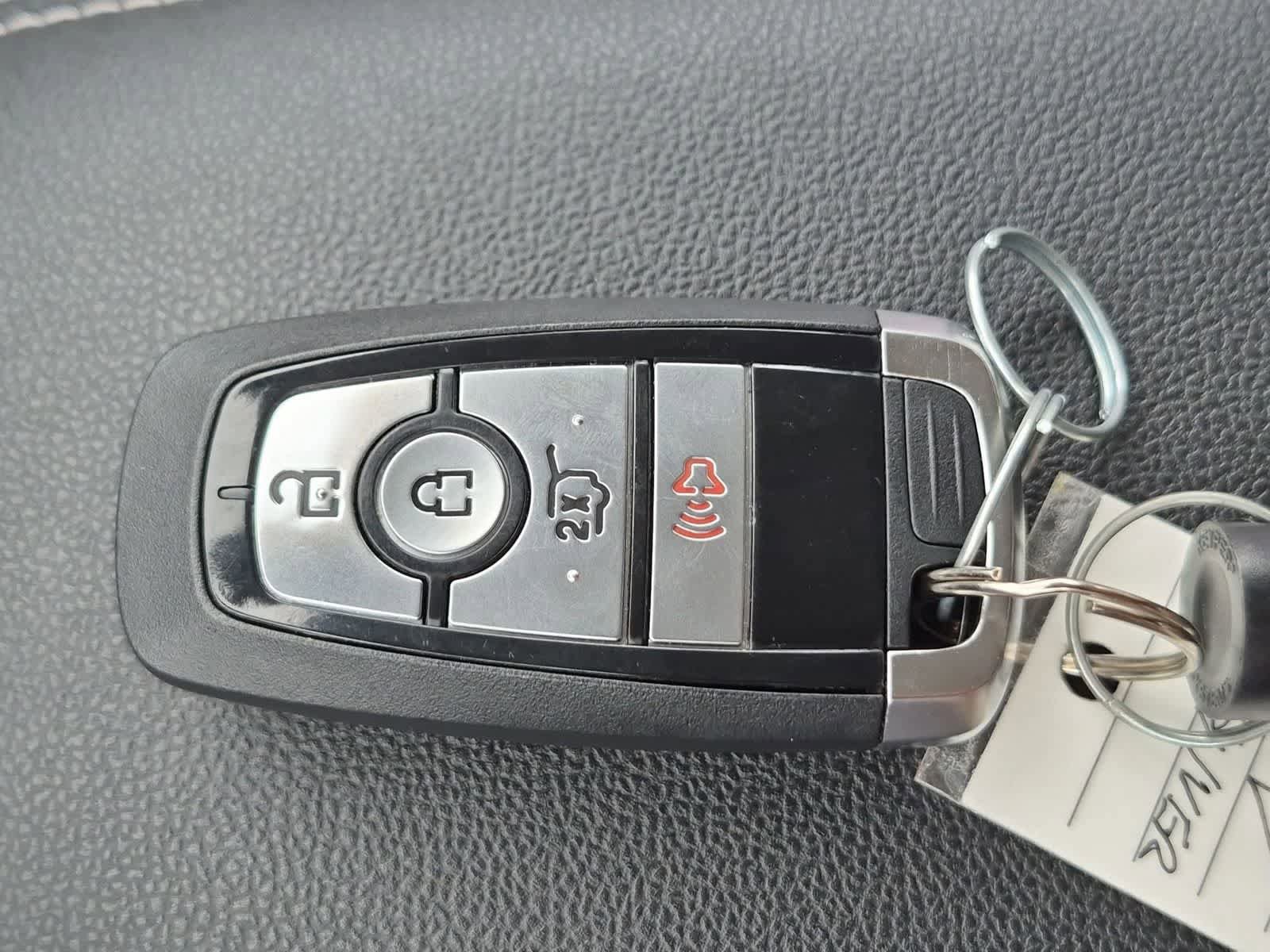 Used 2021 Ford Escape SE w/ SE Sport Appearance Package AWD/4WD image 34