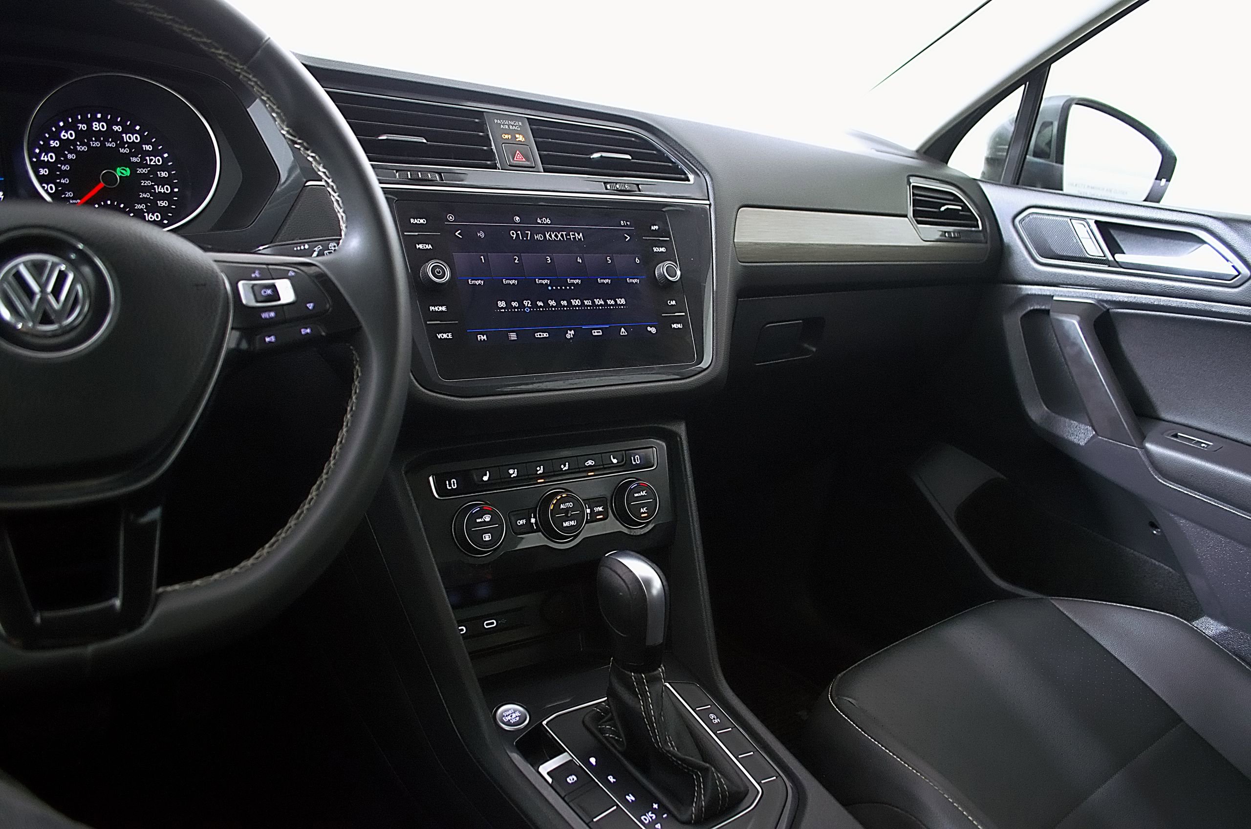 Used 2021 Volkswagen Tiguan SE FWD image 31