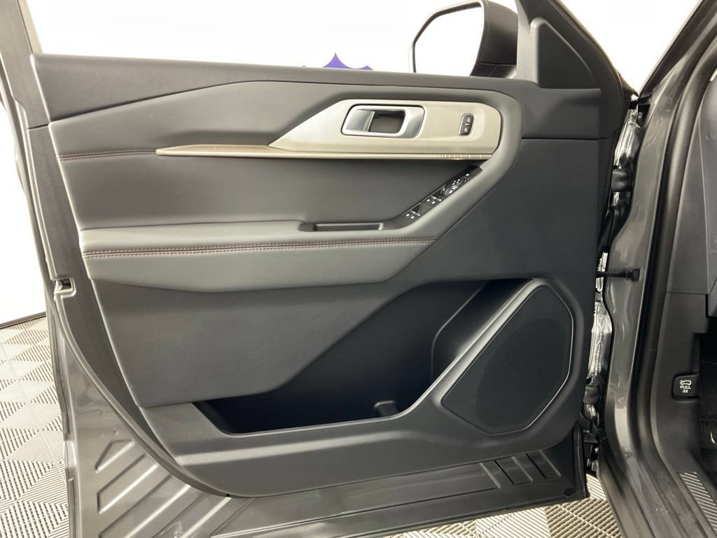 Certified 2026 Ford Explorer Active RWD image 12