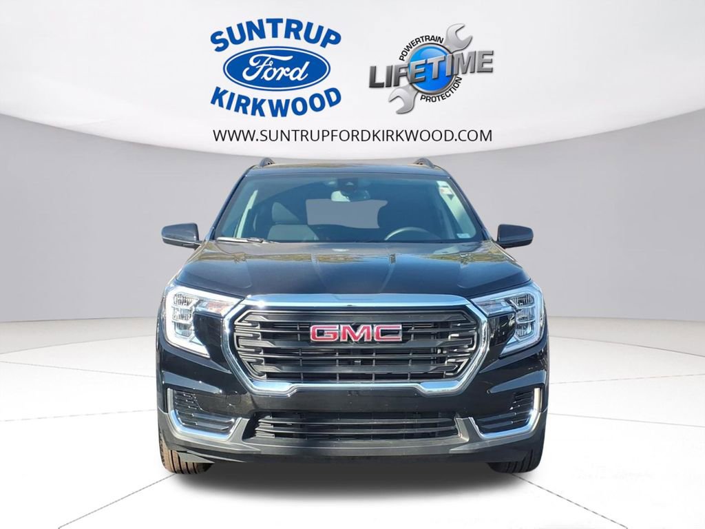 Used 2024 GMC Terrain SLE w/ Driver Convenience Package image 32