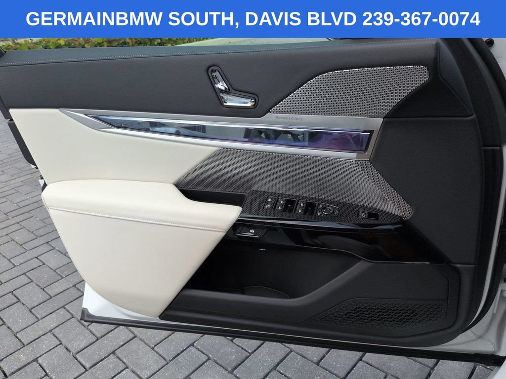 Certified 2025 BMW 760i xDrive AWD/4WD image 32