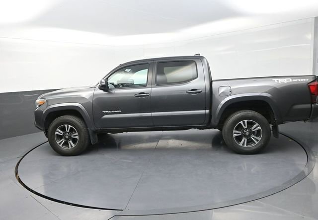 Used 2019 Toyota Tacoma TRD Sport image 4
