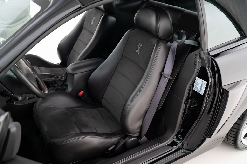 Used 2004 Ford Mustang Cobra RWD image 11