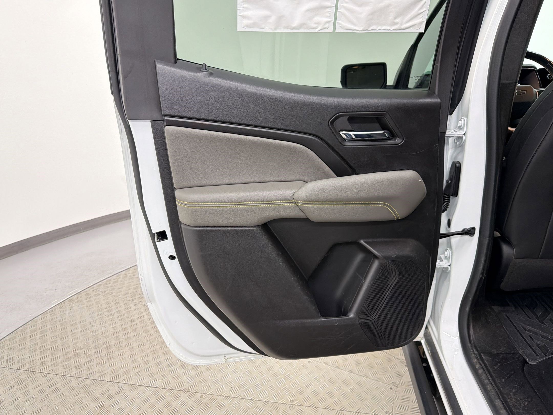 Used 2023 Chevrolet Colorado ZR2 w/ ZR2 Convenience Package III image 30