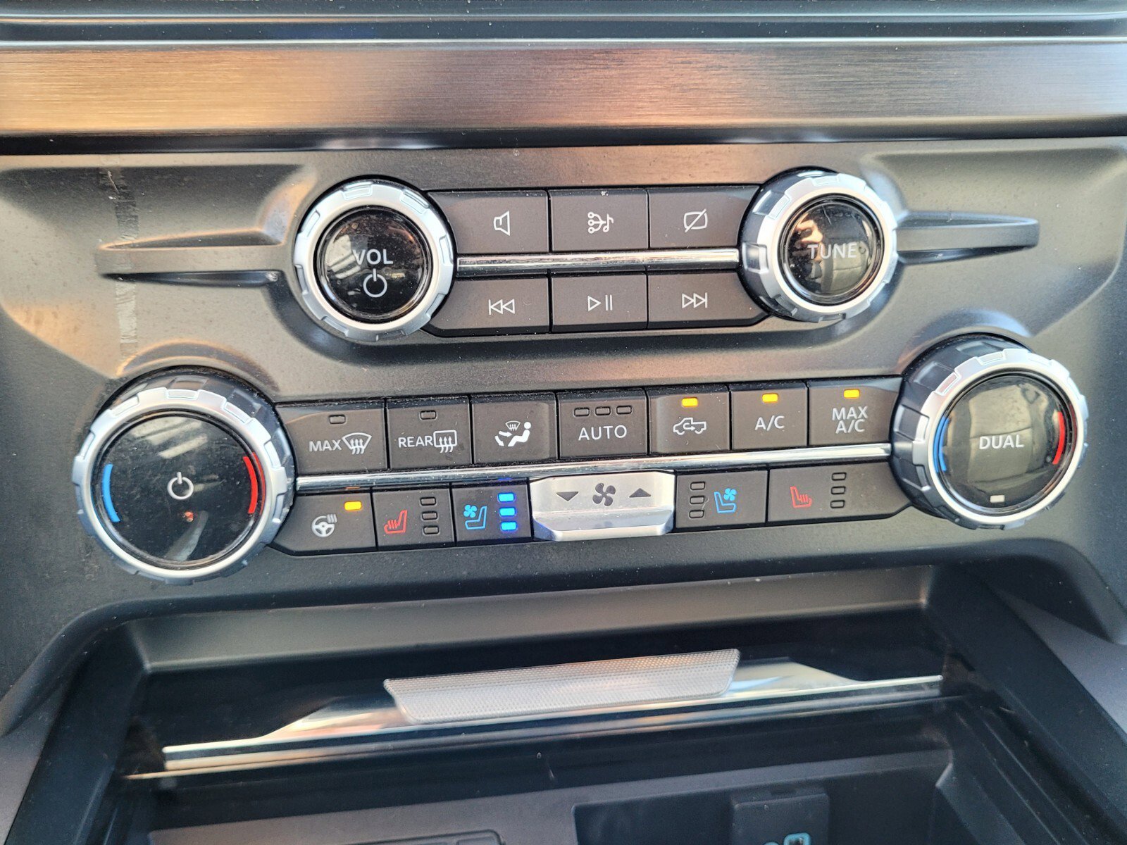 Used 2023 Ford F350 Lariat w/ Lariat Ultimate Package image 27