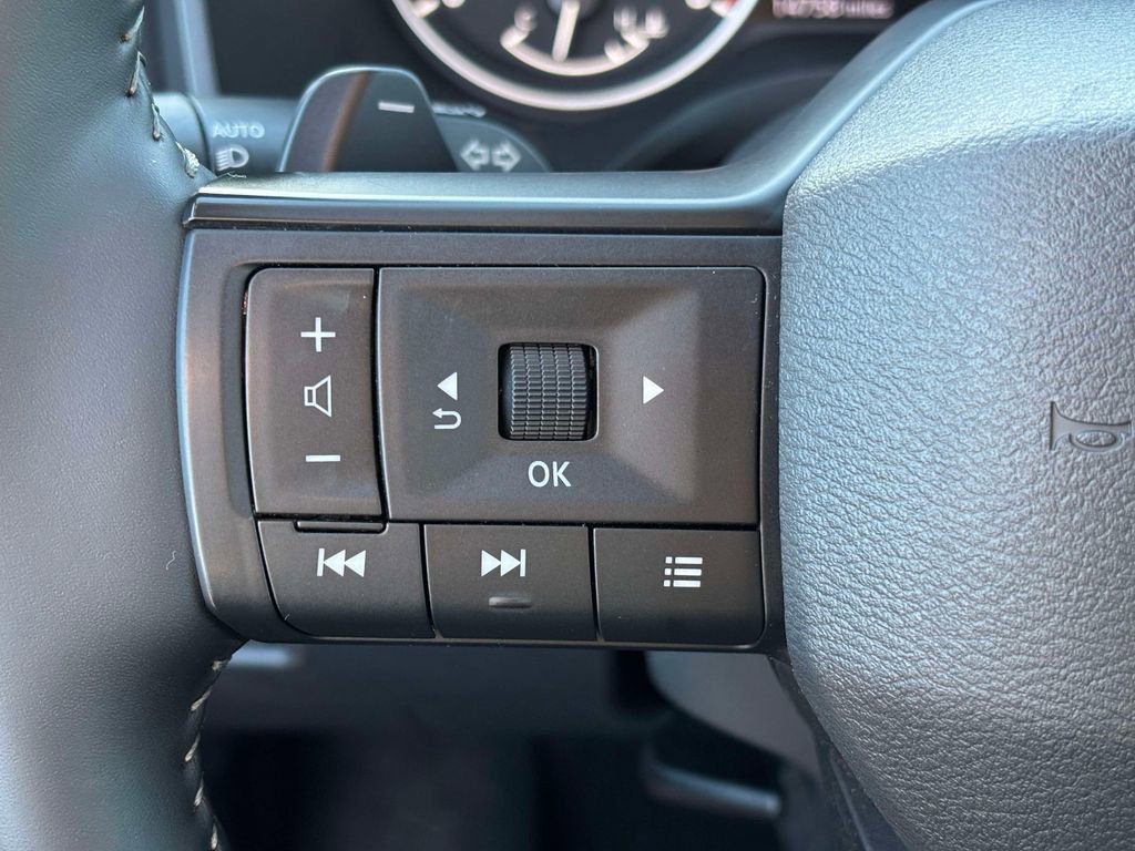 Used 2025 Nissan Rogue SV image 20