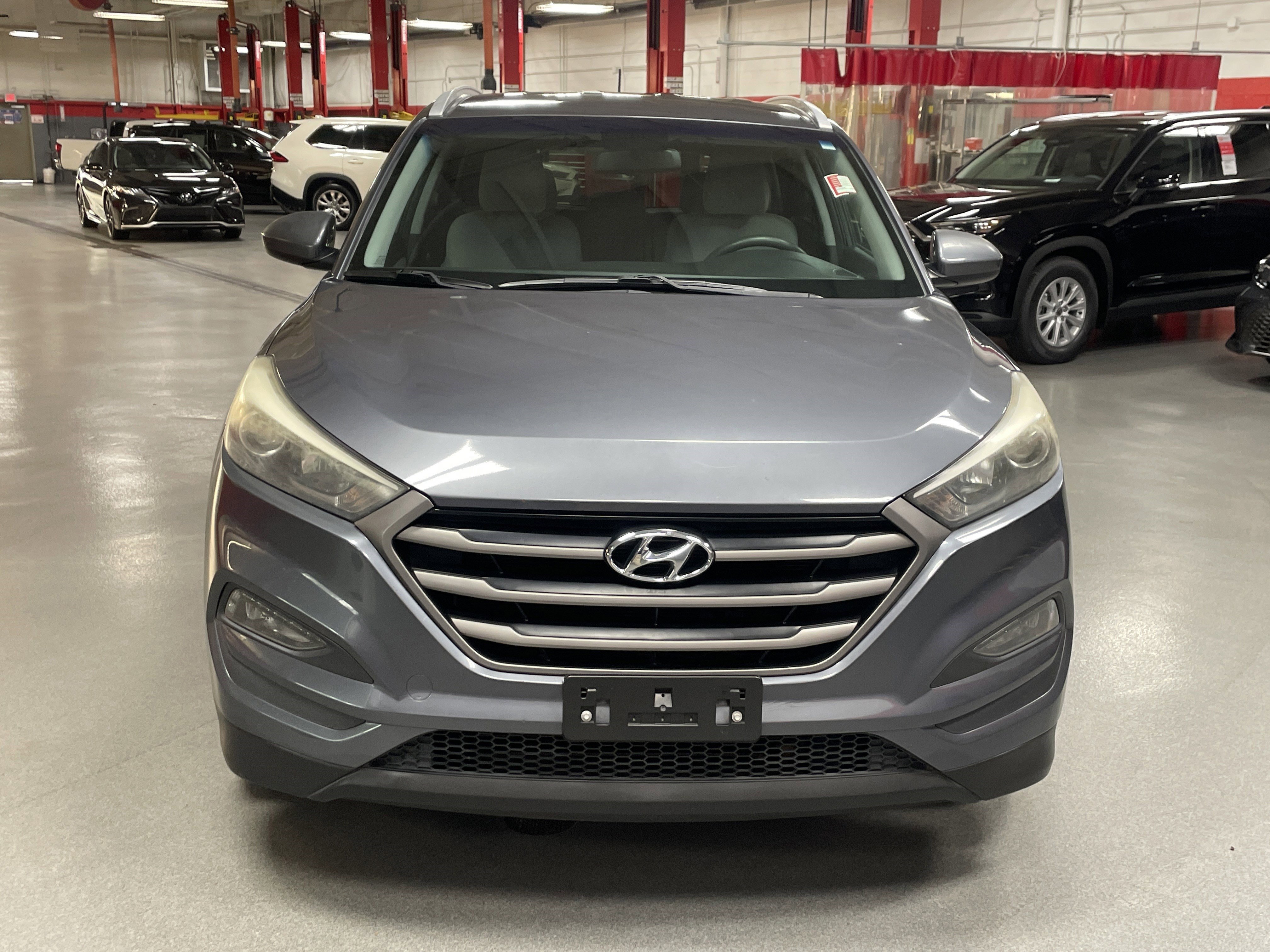 Used 2016 Hyundai Tucson SE w/ Option Group 02 FWD image 3