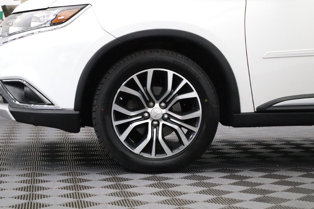 Used 2016 Mitsubishi Outlander SE FWD image 5