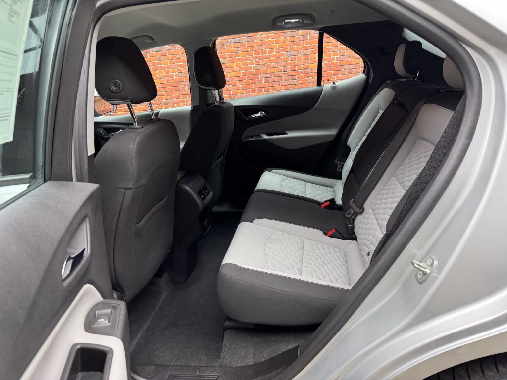 Used 2018 Chevrolet Equinox LS FWD image 23