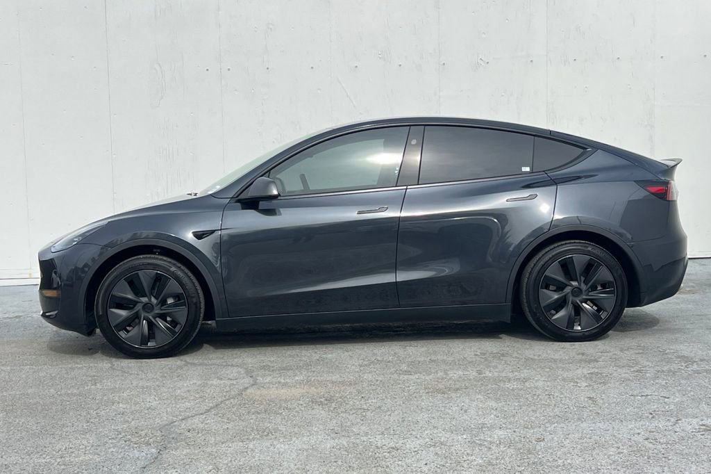 Used 2025 Tesla Model Y Long Range image 6