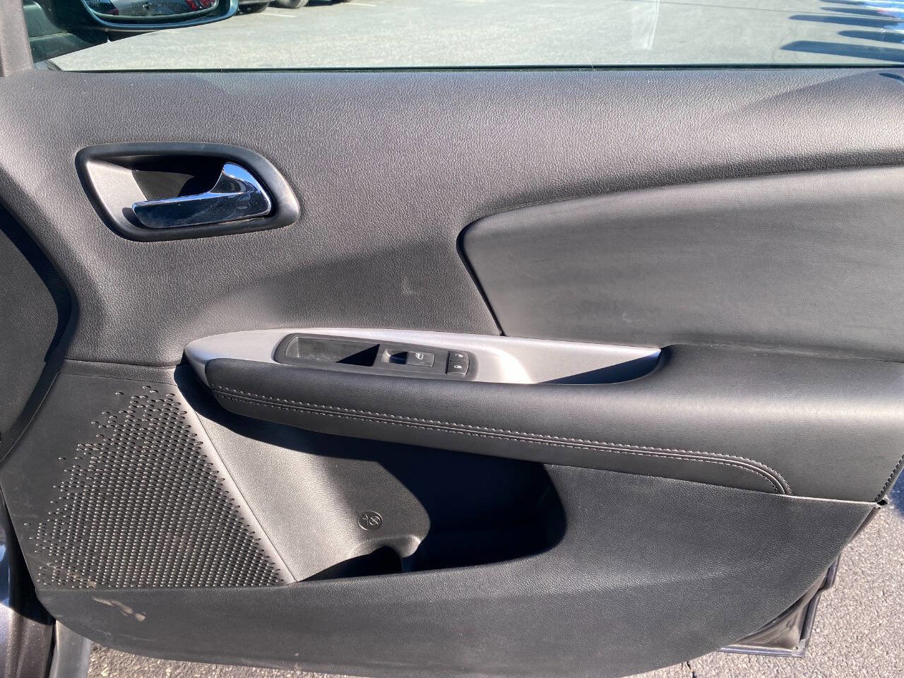 Used 2016 Dodge Journey SE image 29