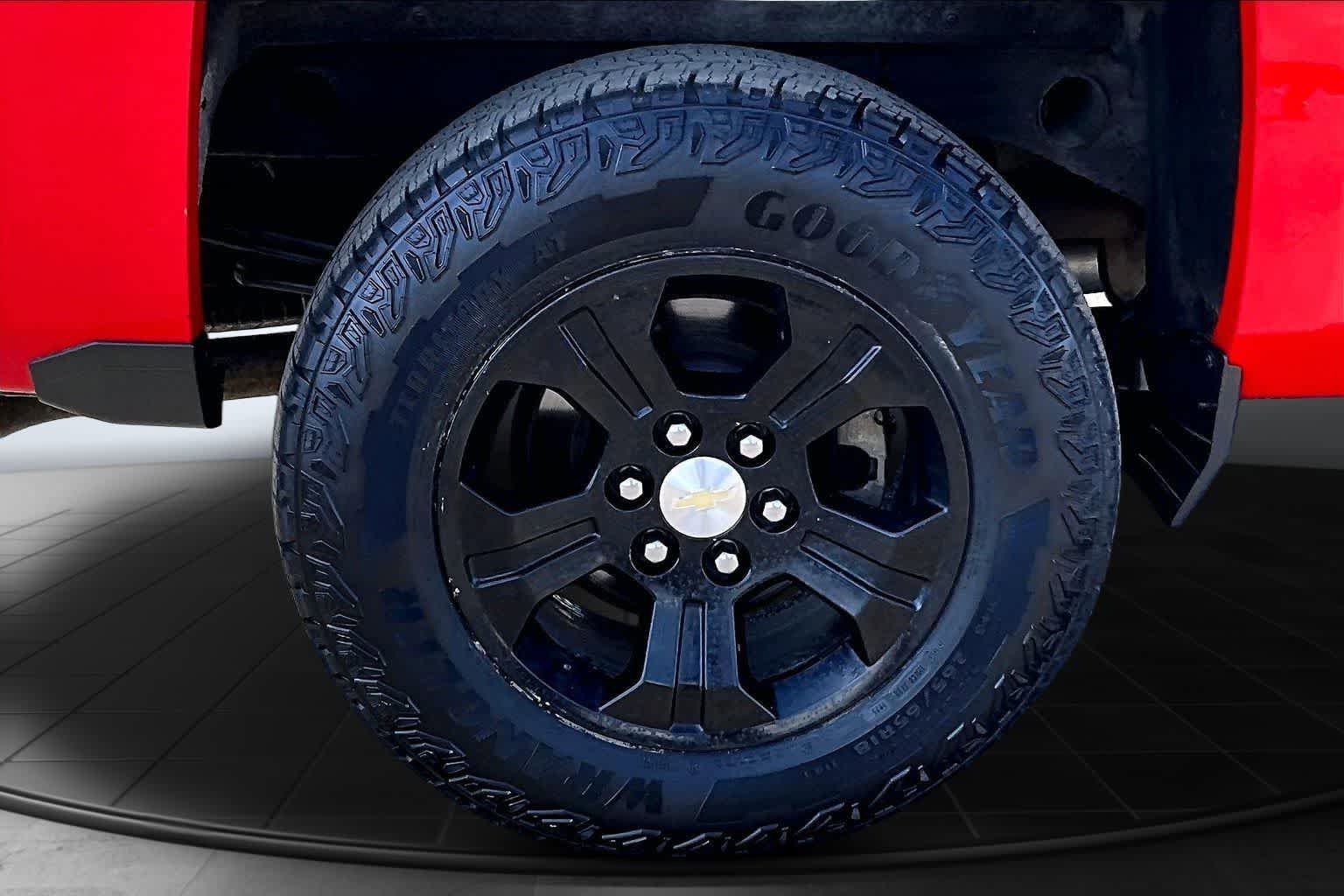 Used 2018 Chevrolet Silverado 1500 LT w/ All Star Edition AWD/4WD image 35