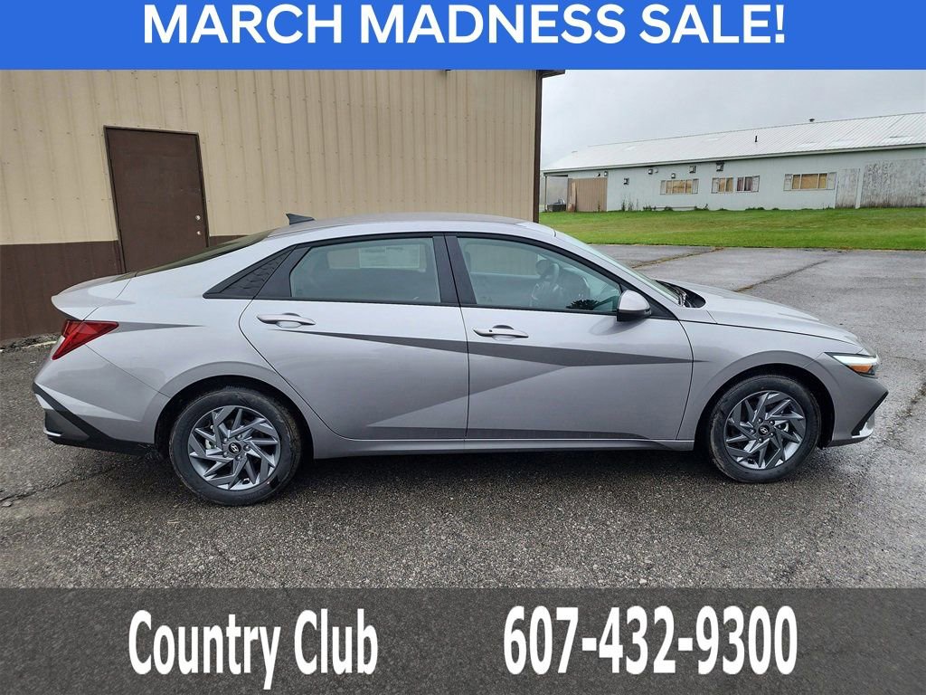 New 2025 Hyundai Elantra Blue image 9