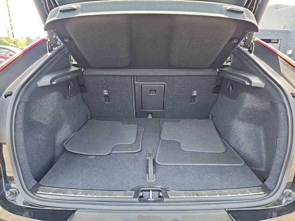 Used 2023 Volvo C40 P8 Recharge Ultimate image 15