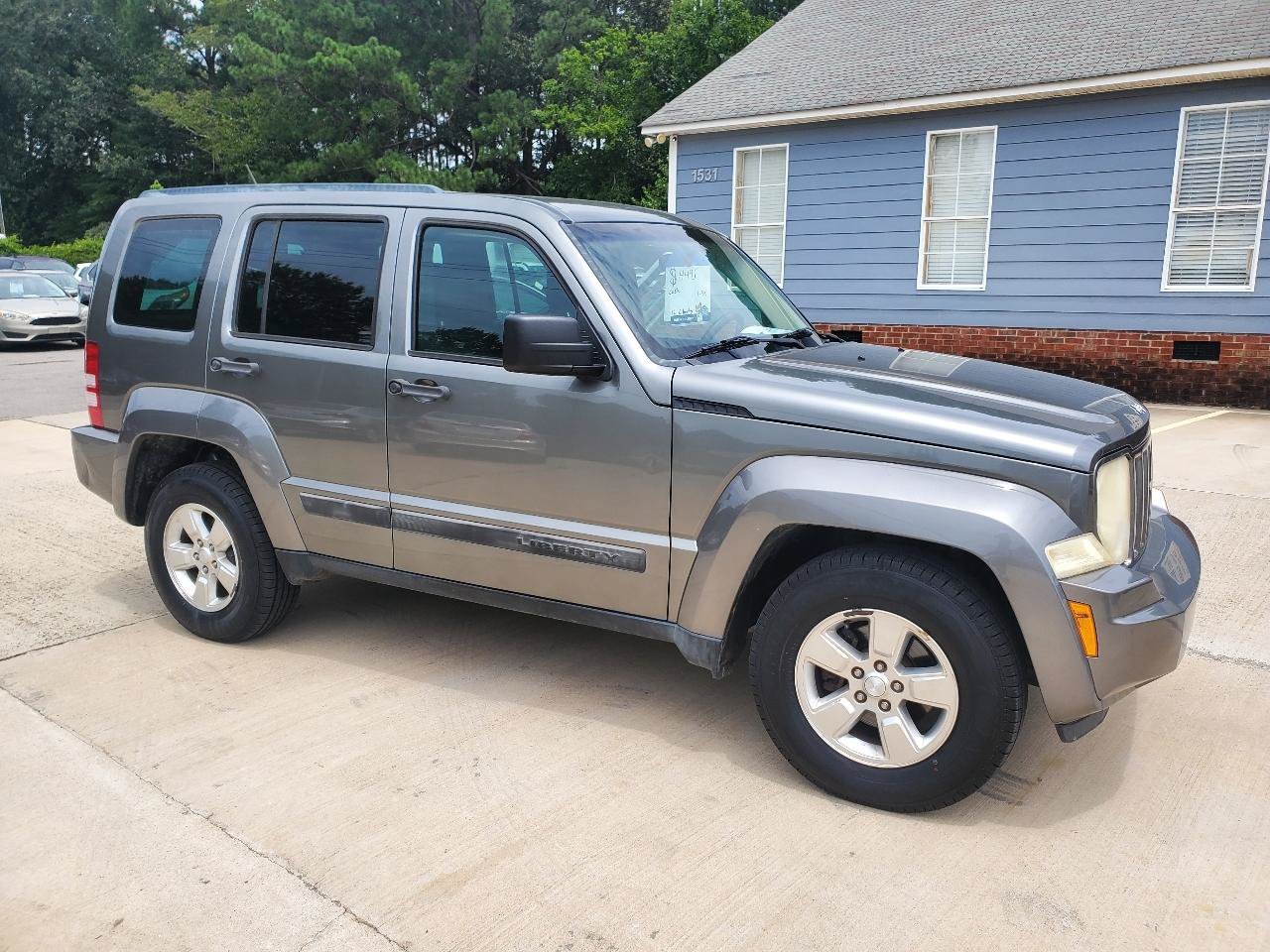 Used 2012 Jeep Liberty Sport RWD image 3