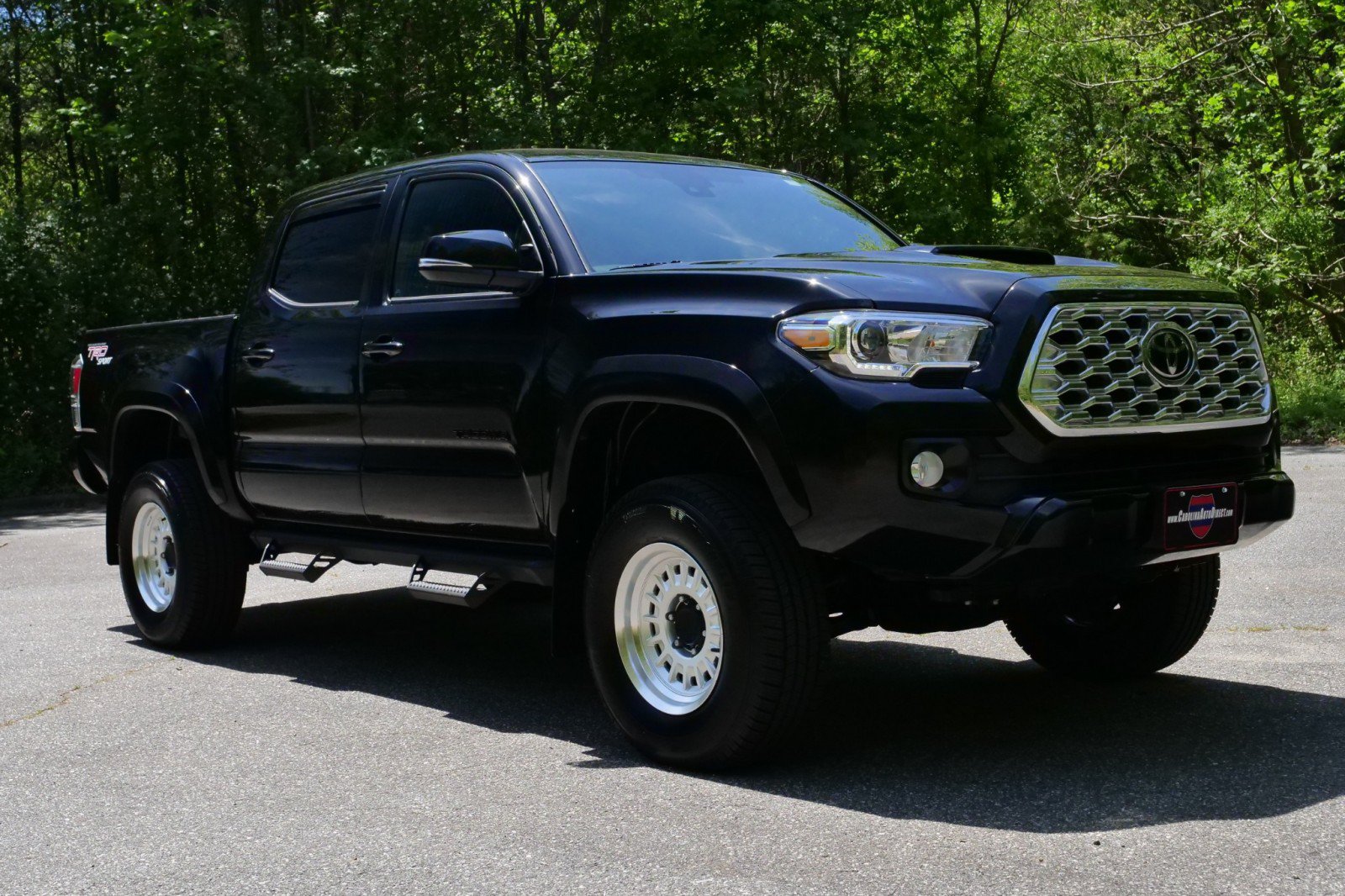 Used 2022 Toyota Tacoma TRD Sport AWD/4WD image 4