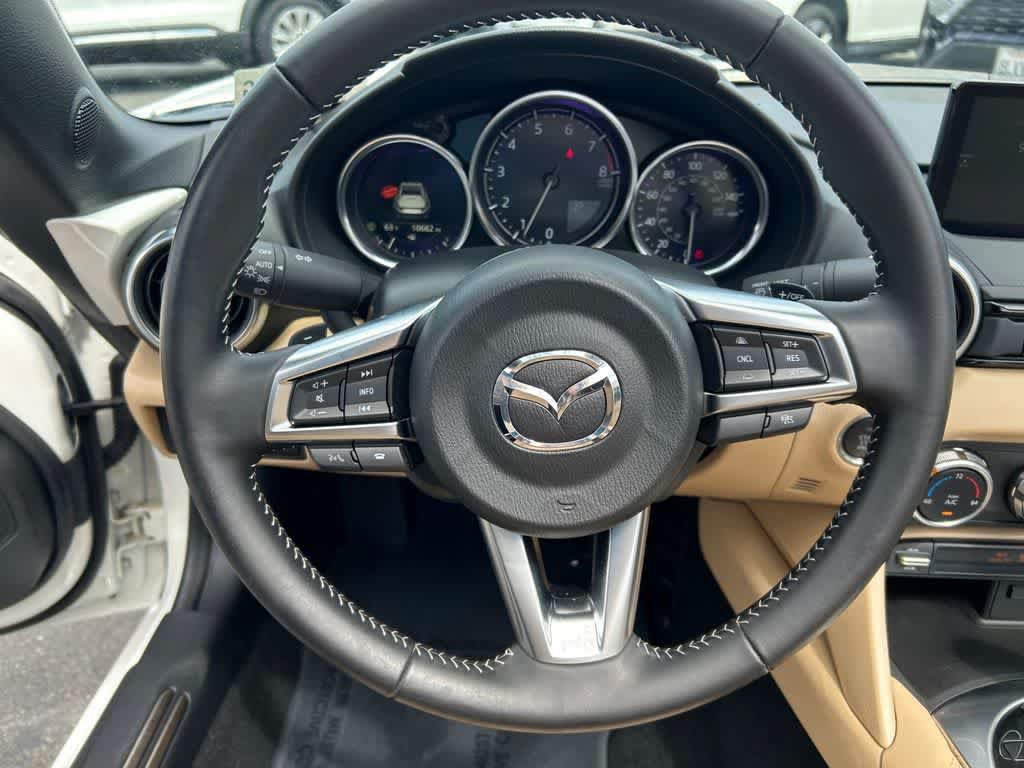 Used 2025 MAZDA MX-5 Miata RF Grand Touring RWD image 13