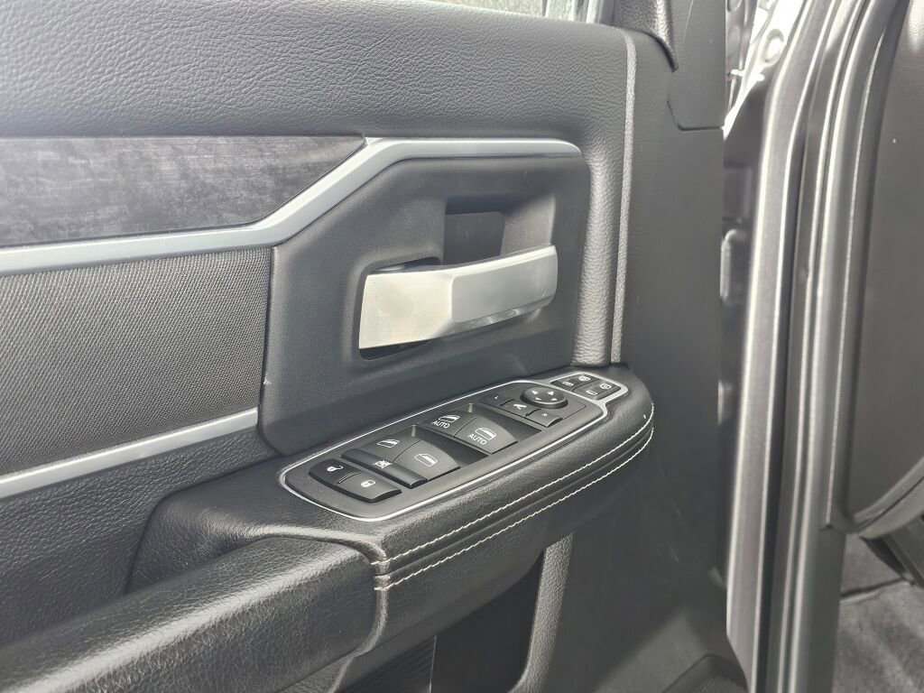 Used 2024 RAM 3500 Big Horn image 18