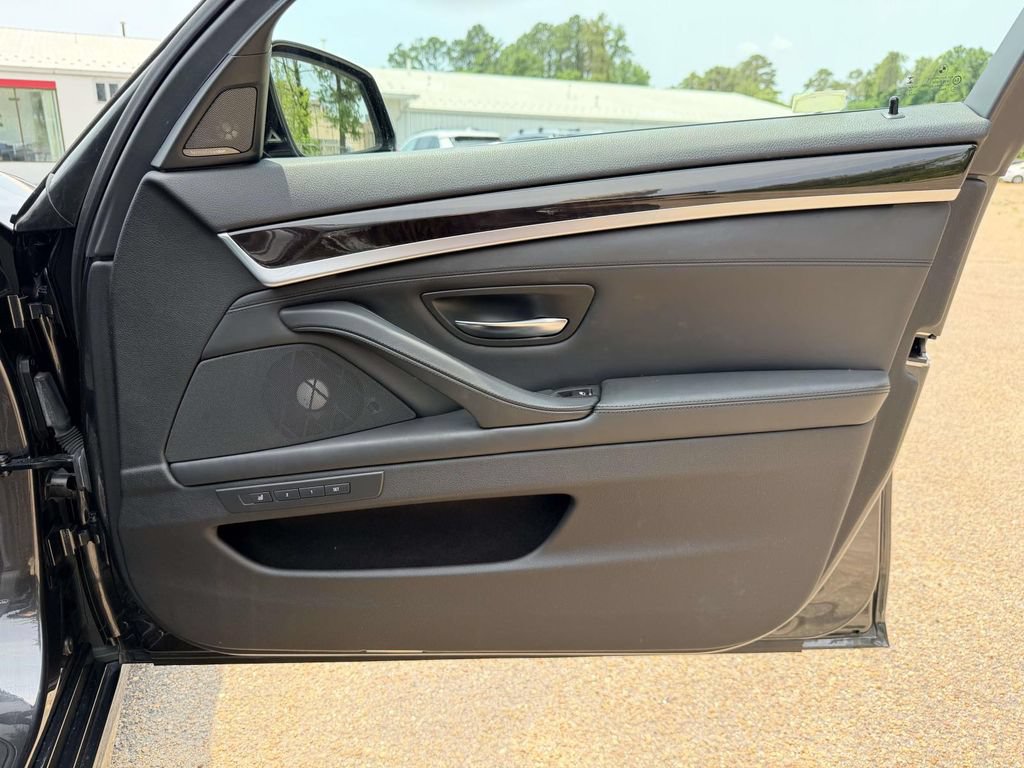 Used 2015 BMW 535i xDrive Sedan AWD/4WD image 11