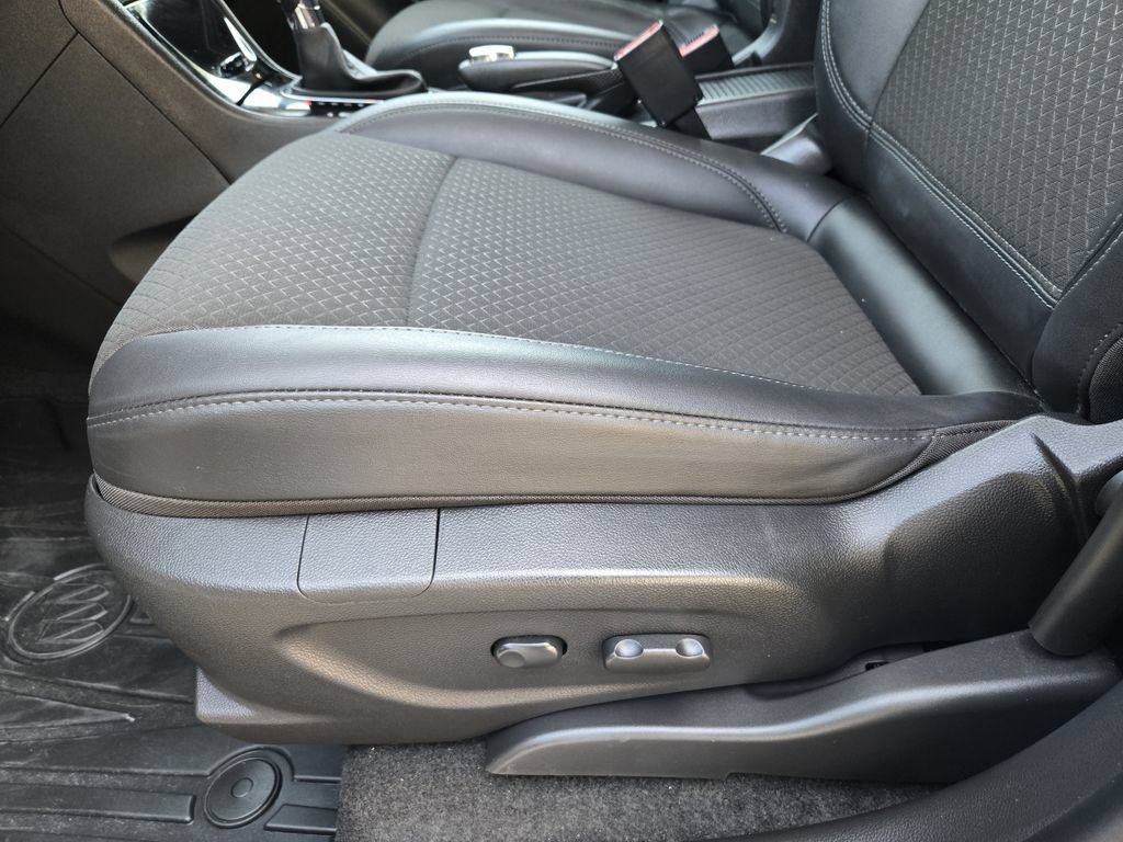 Used 2020 Buick Encore Preferred FWD image 21