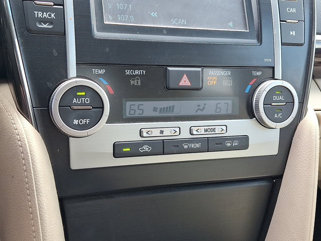 Used 2013 Toyota Camry XLE w/ Leather Pkg FWD image 18