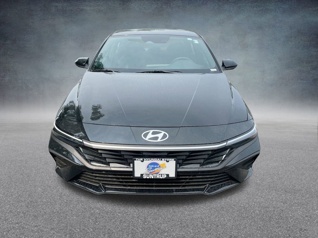 Used 2025 Hyundai Elantra Sport image 35