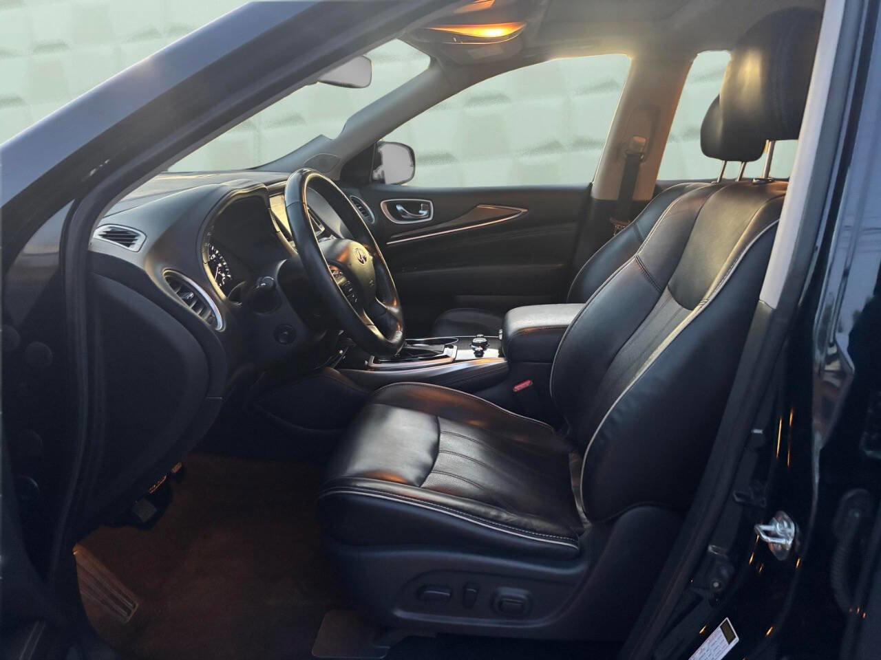 Used 2020 INFINITI QX60 Luxe w/ Essential Package FWD image 10