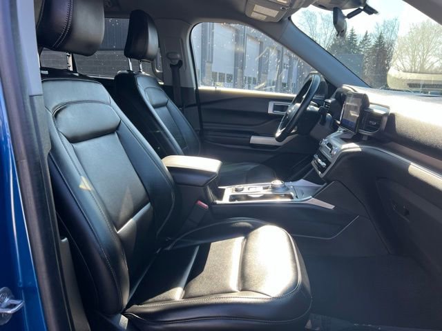 Used 2022 Ford Explorer XLT w/ Equipment Group 202A image 11