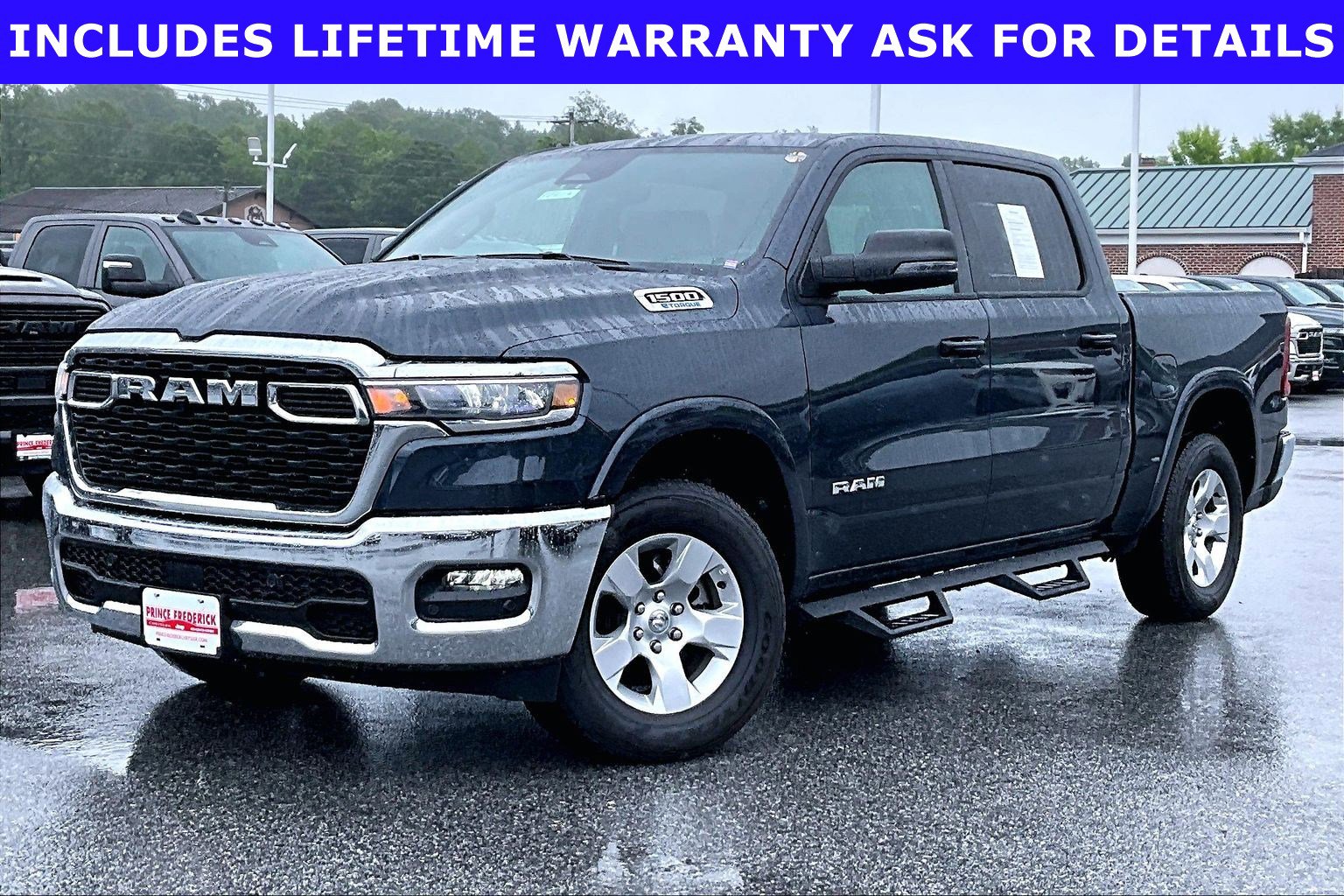Used 2025 RAM 1500 Big Horn AWD/4WD image 3