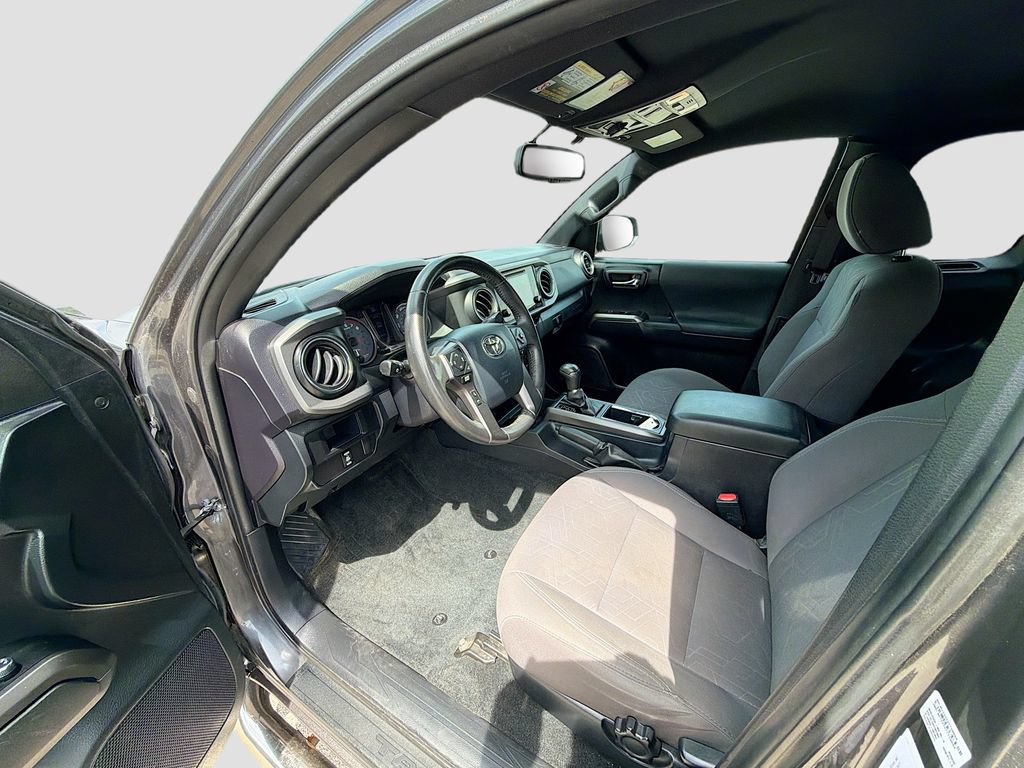 Used 2017 Toyota Tacoma TRD Off-Road AWD/4WD image 23