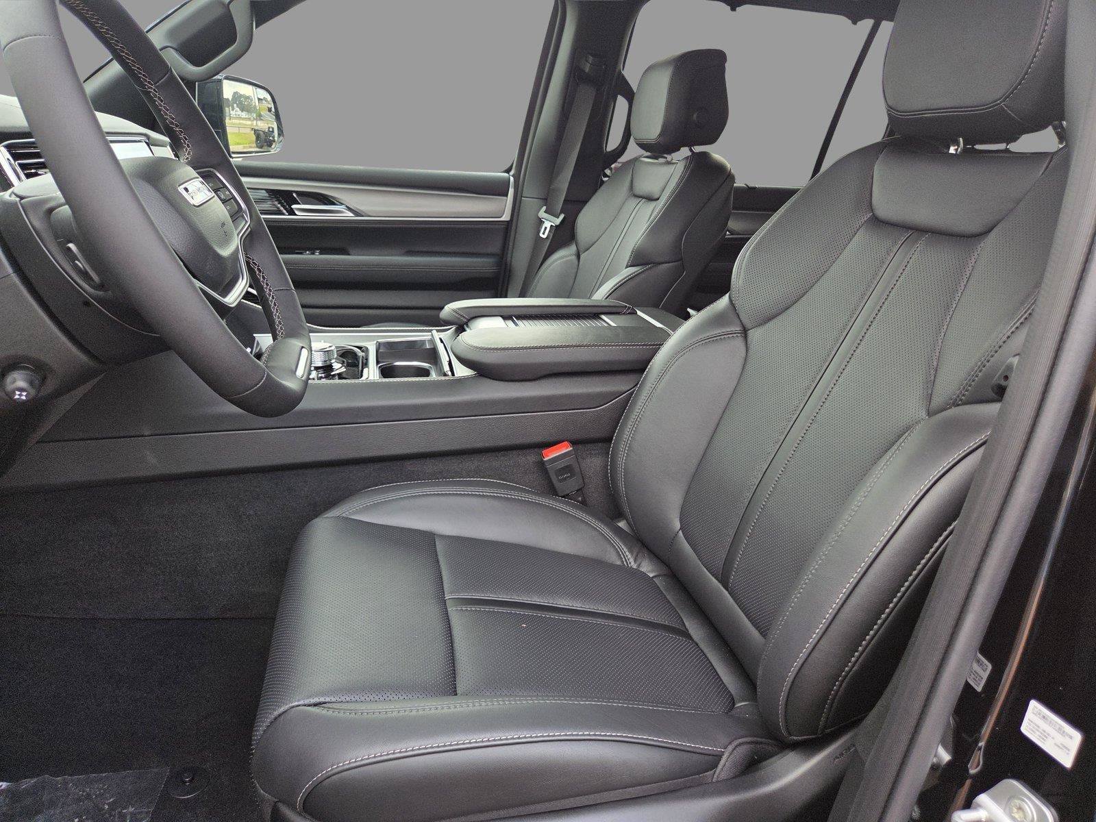 New 2026 Jeep Grand Wagoneer Limited AWD/4WD image 17