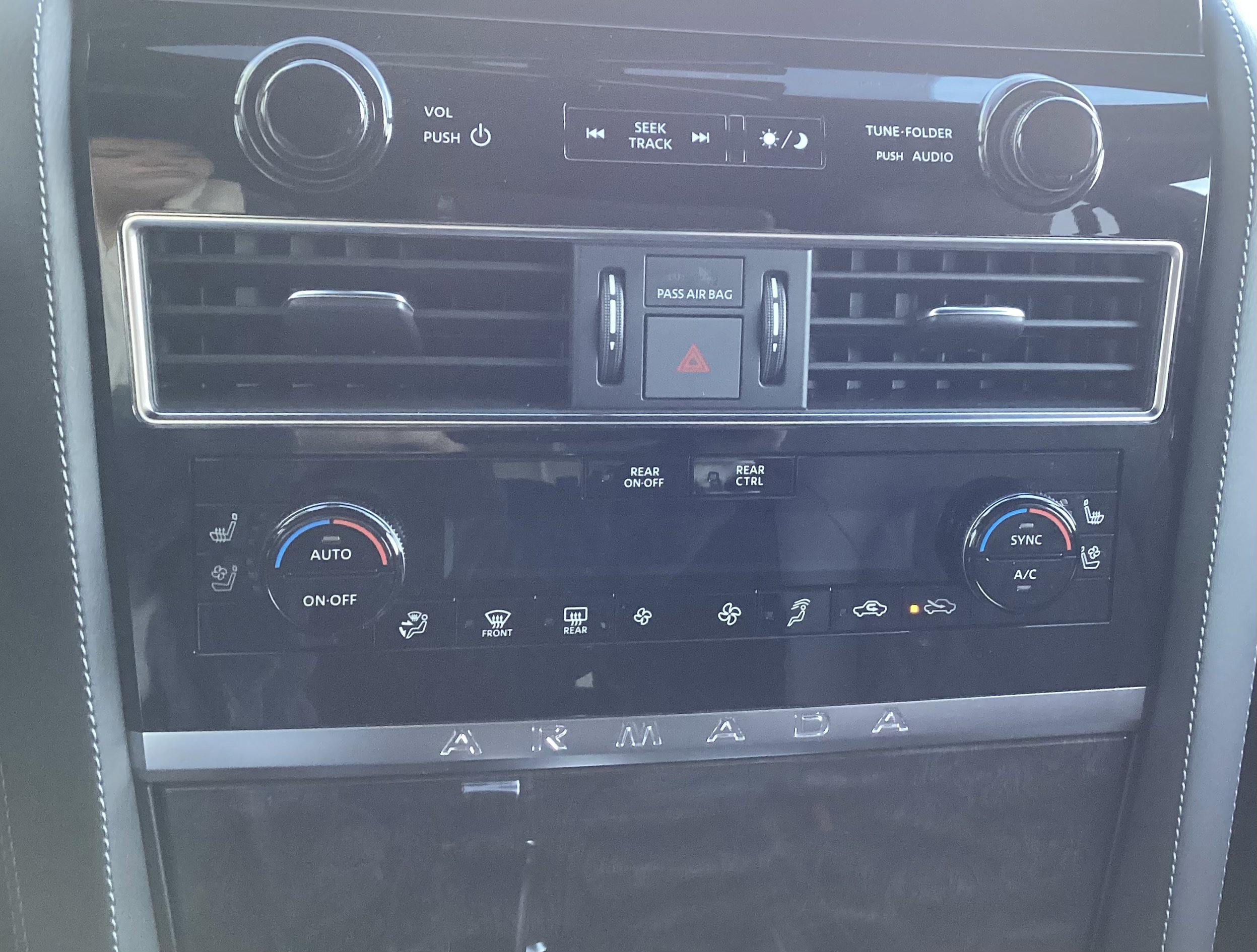 Used 2024 Nissan Armada Platinum w/ Captain's Chairs Package image 51