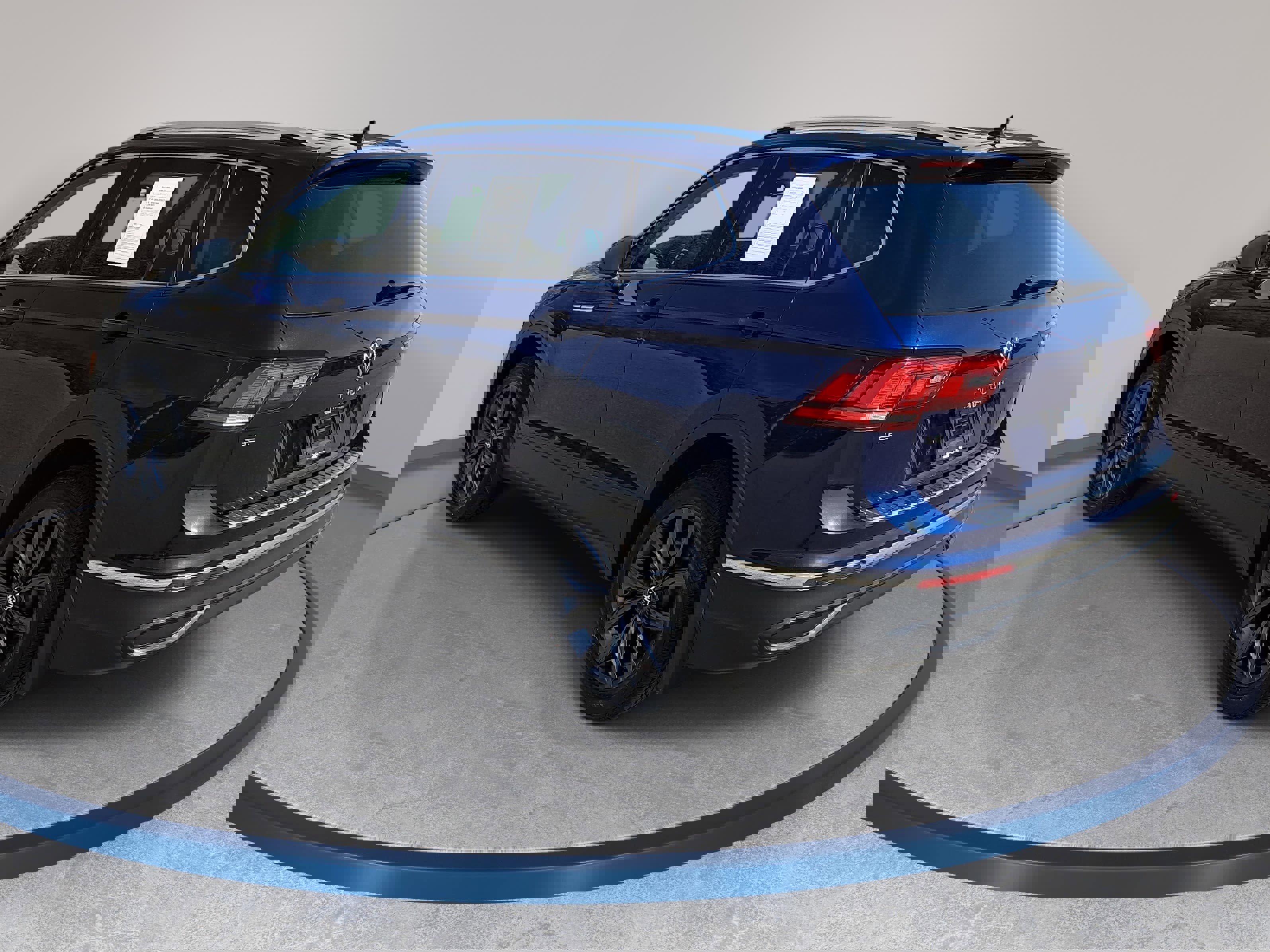 Certified 2023 Volkswagen Tiguan SE image 7