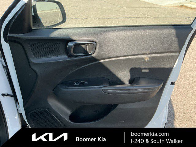 Used 2024 Hyundai Venue Limited image 10