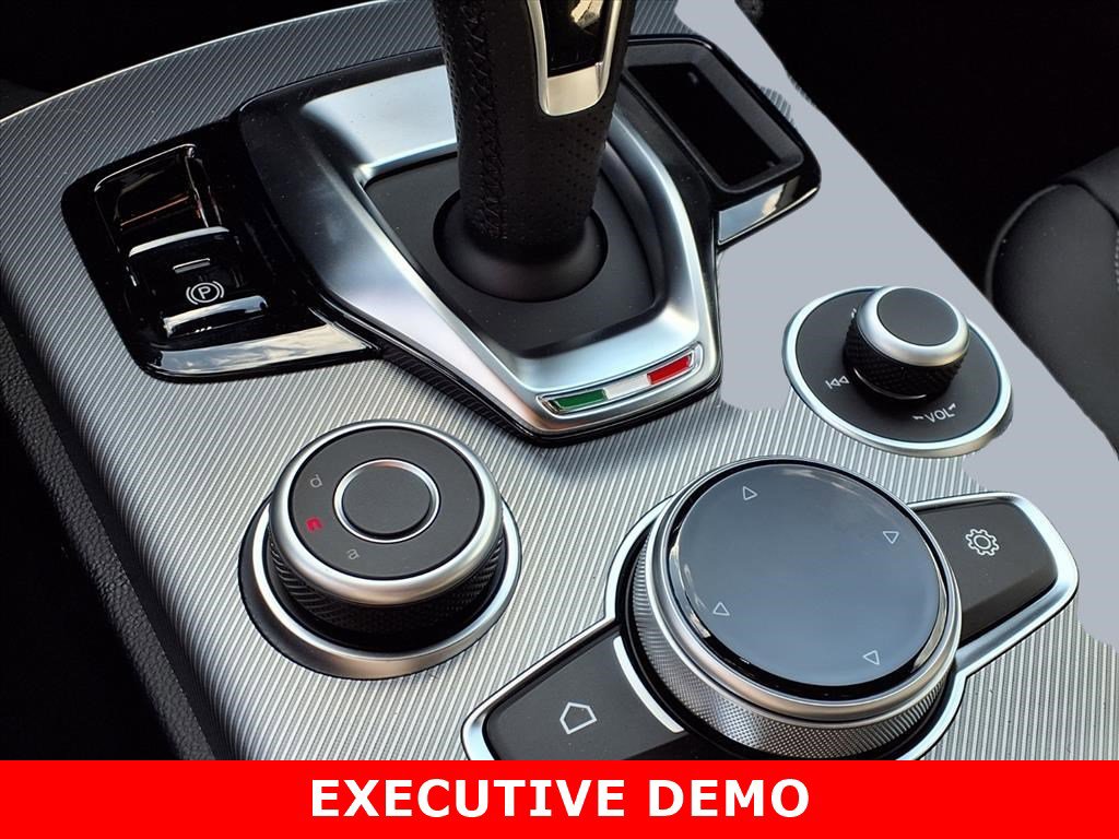 New 2025 Alfa Romeo Stelvio Sprint image 16