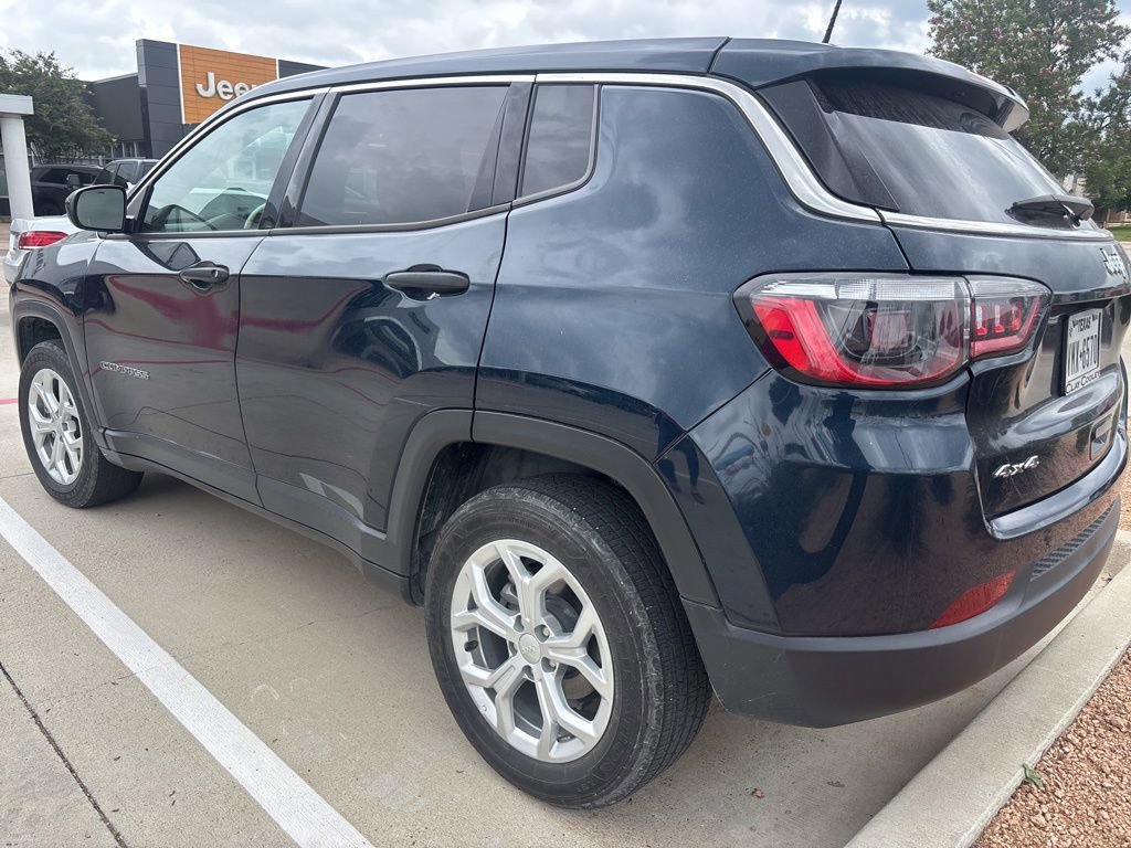 Used 2024 Jeep Compass Sport AWD/4WD image 11
