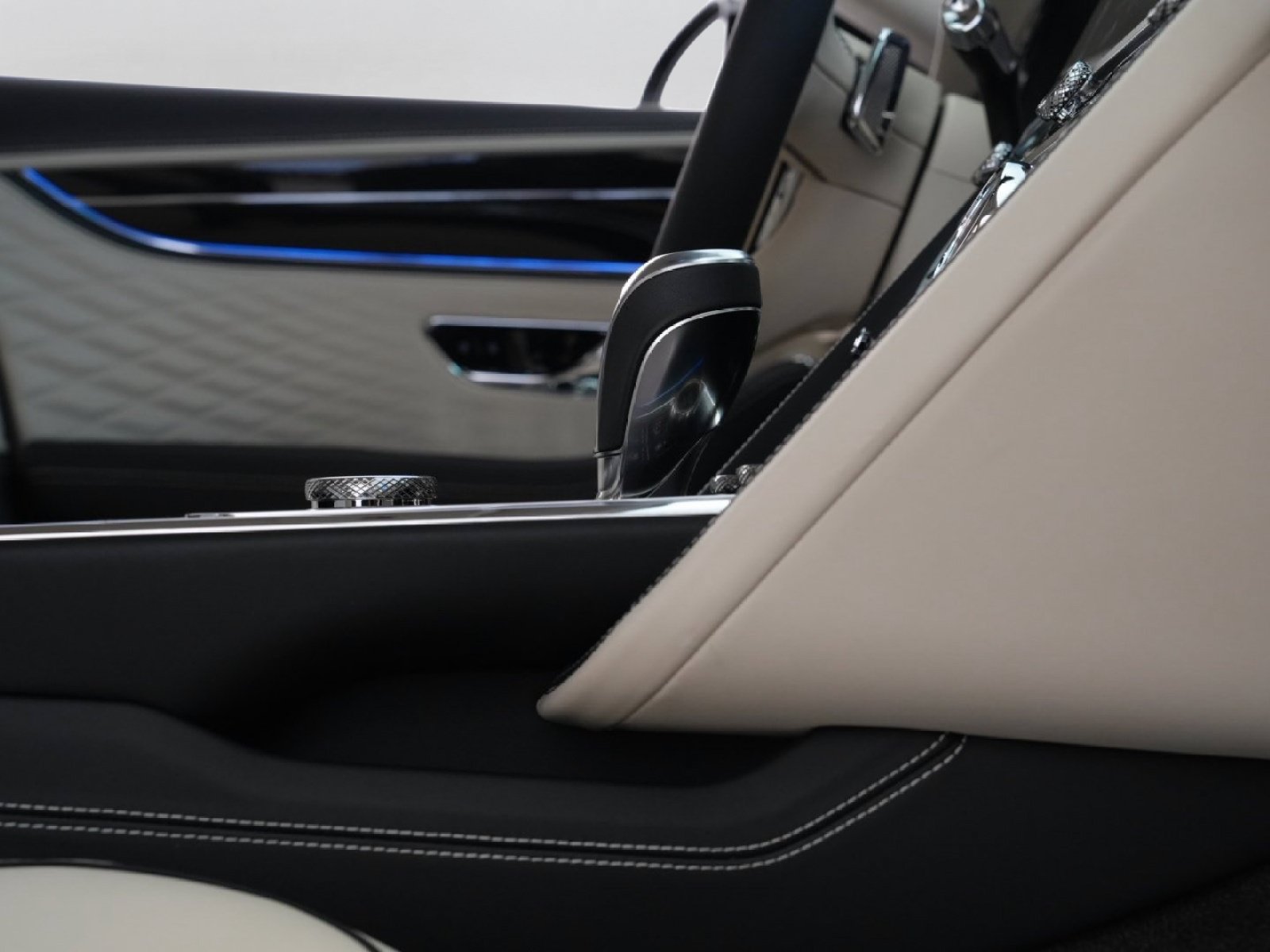 Used 2026 Bentley Flying Spur Azure AWD/4WD image 50