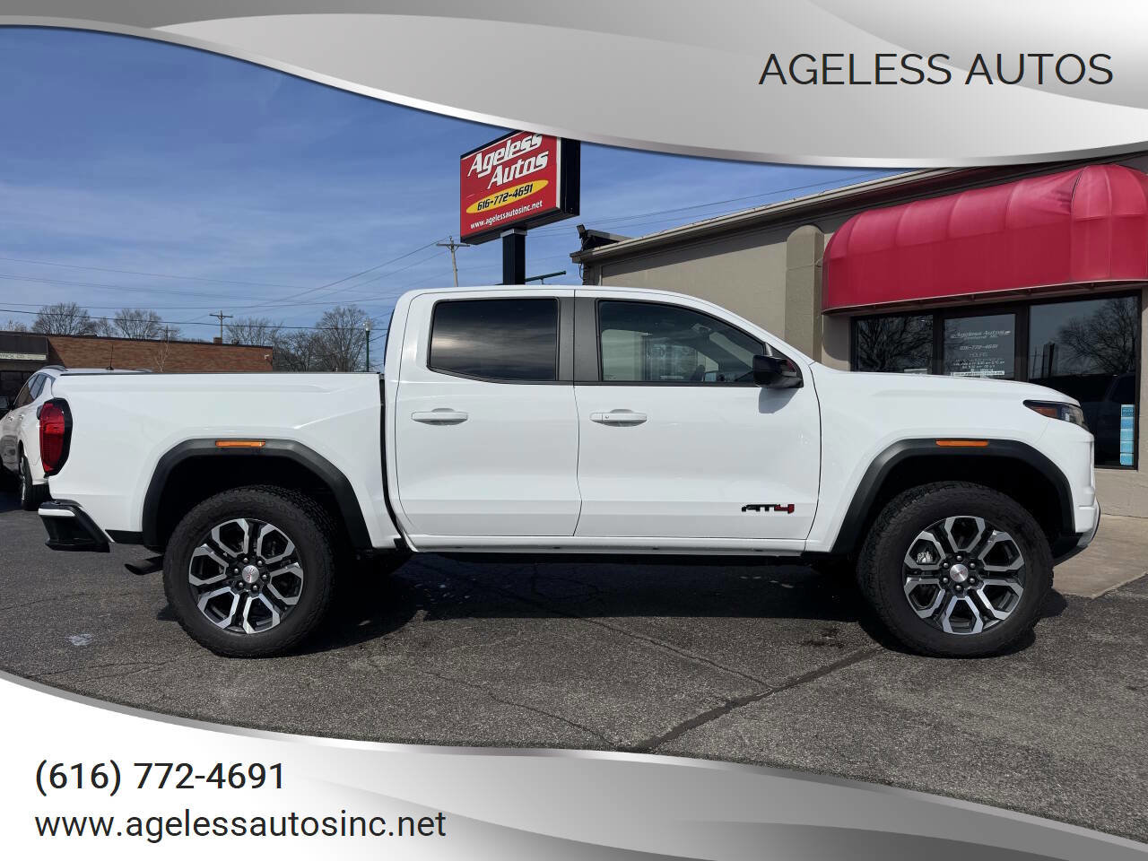 Used 2024 GMC Canyon AT4 w/ Technology Package AWD/4WD image 1