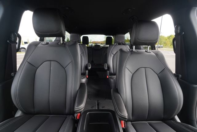 New 2026 Chrysler Voyager LX image 32