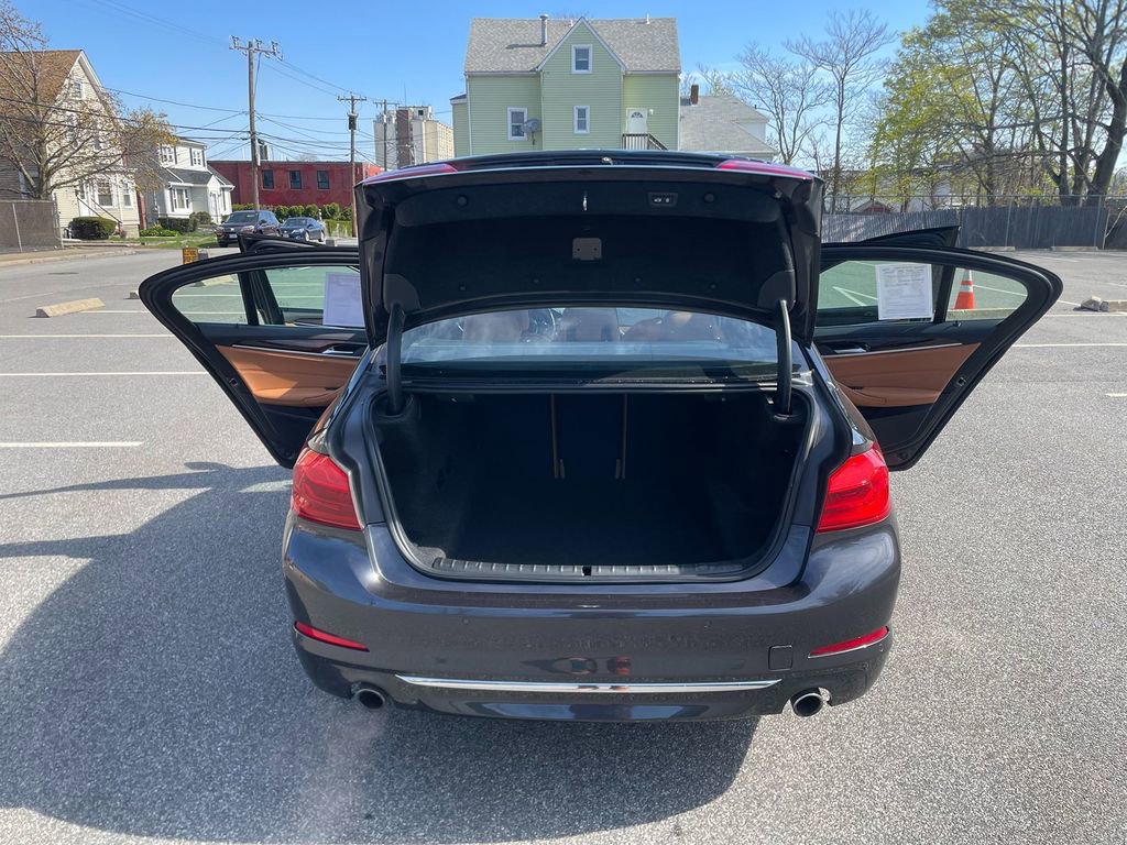Used 2019 BMW 530i xDrive AWD/4WD image 25