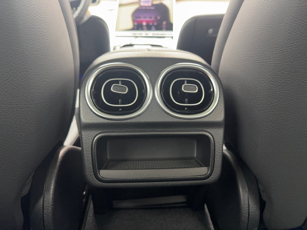 Used 2025 Mercedes-Benz C 300 4MATIC Sedan image 37
