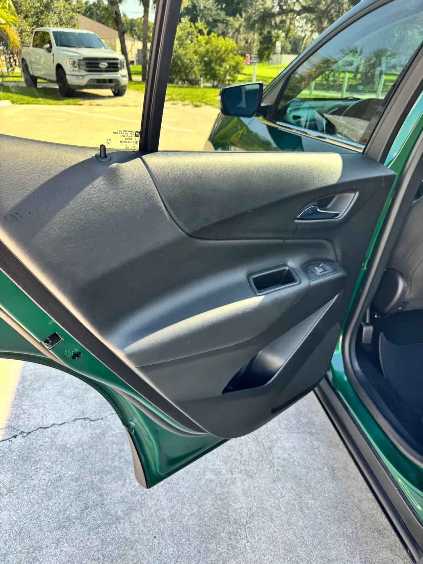 Used 2019 Chevrolet Equinox LT FWD image 16