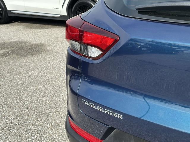 Used 2021 Chevrolet TrailBlazer LS image 29